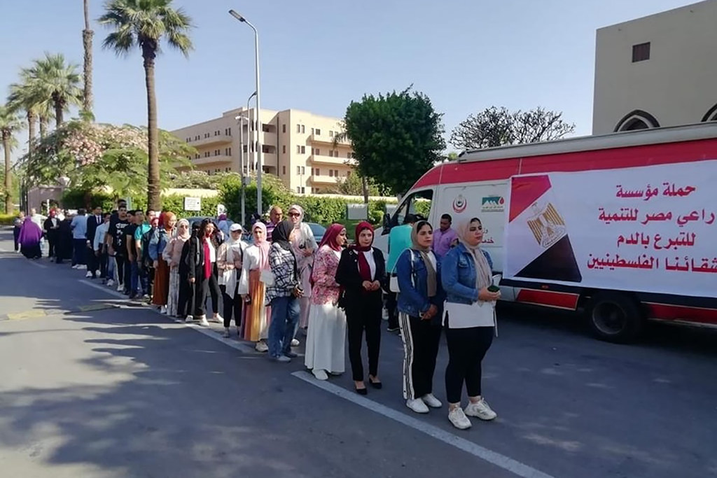 حملات تبرع بالدم لأهالي غزة في محافظات مصر.